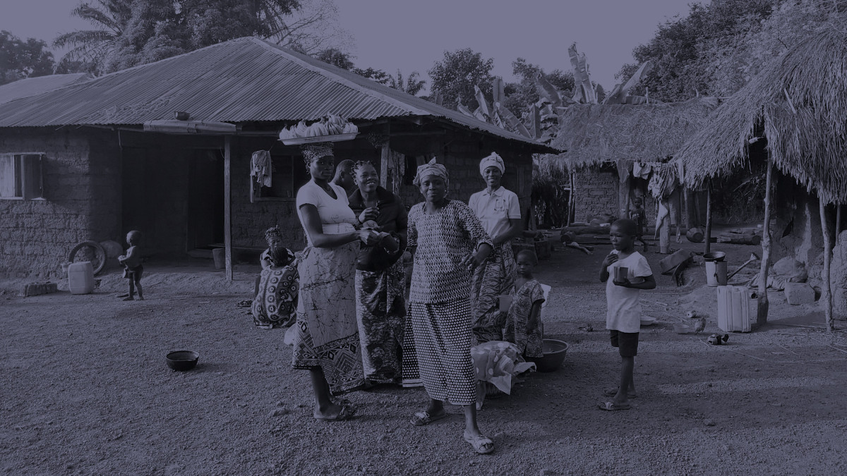 Bewohner eines afrikanischen Dorfes